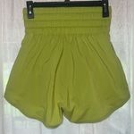Nike Women's  Dri-FIT One Ultra High-Waisted Shorts size medium Photo 3