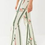 Urban Outfitters BDG Floral Printed Flare Jean 24 Women’s White Photo 0