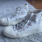 Converse Embroidered Floral Platform  Photo 0