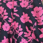 Croft & Barrow Women's  Natural Fit Deep Pink Floral Shorts -‎ Size 8 Photo 1