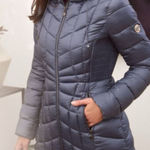 Bernardo Ladies' Blue Hooded EcoPlume Packable Quilted Puffer Winter Coat Size M Photo 0
