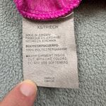 Under Armour  Shirt Pink Womens XS Heatgear Loose Fit Tee Top Short Sleeve Logo Photo 5