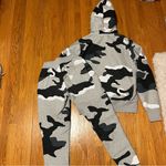 Champion camo hoodie and sweatpants set Photo 8