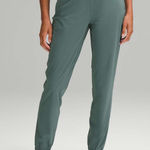 Lululemon 🌿  Adapted State High-Rise Jogger - Green Size 8 🌟 Photo 0