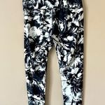 JOCKEY | Black White Floral 7/8 Length Leggings Sz M Size M Photo 2