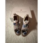 Taryn Rose NEW  Pink Floral Sneakers Size 7‎ Photo 1