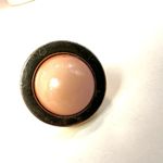 Gold tone and pink cocktail ring Photo 4