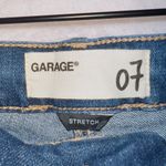 Garage Medium Wash Denim The Retro High Waist Stretch Waist Shorts size 7 Photo 2