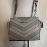 Michael Kors GREY MEDIUM SELMA CROSS BODY BAG Photo 2
