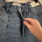 Abercrombie & Fitch NWT  High Rise 90s Relaxed Jean 30/10 Medium Vertical Splice Photo 3