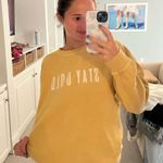 STAY GOLD yellow crew neck! Photo 2