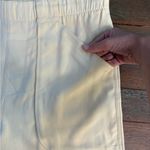 Tommy Bahama  Women's Butter Yellow 100% Silk Cargo Shorts ~ Size Medium 💚🍄 Photo 5
