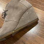 Toms  Kayla Desert Suede Lace Up Wedge Ankle Bootie Taupe Size 7.5 Photo 5