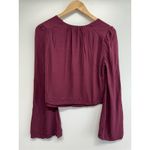 Free People  Cropped Top V Neck Size‎ Small Burgundy Bell Sleeve Pullover Style Photo 3