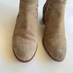 Vince Camuto  Peera Tan‎ Suede Ankle Booties Boots Shoes Womens Size 7.5M Photo 3