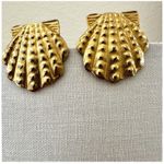 Diane Von Furstenberg Gold tone  vintage seashell clip on earrings. Photo 1