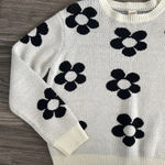 IJoah Oversized Flower Knit Crewneck Sweater Black Size‎ Small Photo 3