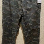Bella Dahl NWT  Crop Camo Joggers Pants With Pockets Size L Photo 2