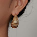 Ettika NWT  Gold Seashell Earrings Photo 3