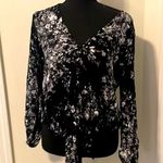 Lovestitch Love‎ stitch- Knotted long Sleeve black and white Floral Top Photo 0