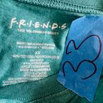 Lovers + Friends Friends Central Perk TV Series Logo Cropped Shirt - size XS Photo 6