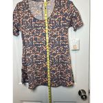LuLaRoe Perfect T XS Women’s Top Multicolor Geometric Print Flowy Short Sleeve Photo 6