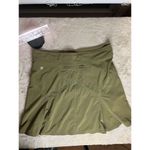 Athleta  Women's All Terrain Skirt Size 10 Green Casual Pockets Photo 3
