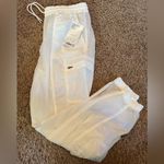 Athleta NWT Parachute Cargo Pant - Size 8 Photo 2