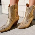 River Rhinestone Boots Gold Size 8 Photo 0
