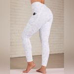 Fabletics Oasis “Sakura” PureLuxe High-Waisted 7/8 Legging Set Size XS Photo 2