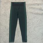 Outdoor Voices  SeamlessSmooth 7/8 Legging - Black/Evergreen size S EUC Photo 1