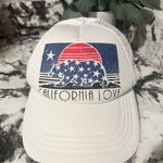 Billabong ⭐️ California Love Trucker Hat Snap Back Mesh Back Foam Stars White Photo 0