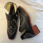 Western Cowgirl Ankle Booties | Embroidered Black Pull Photo 4