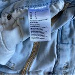 American Eagle  Mom Shorts High Rise Light Wash Distressed Jean 90s Denim Size 6 Photo 9