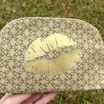 NEW “kiss” Cosmetic bag/ make up bags​ Gold Photo 0