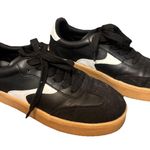 Wild Fable Black and White women’s Sneakers Photo 0