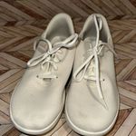 White Womens Kizik Size 7 Athletic Workout Running Shoes Photo 7