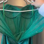 Emerald green prom dress Size 2 Photo 0