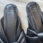 A New Day  Bow Flats Size 7 Black Slip-On pointed‎ Photo 2