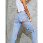 Pretty Little Thing Light Wash Bum Rip Mom Jean Size 10 NWT Photo 1