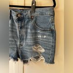 Levi's Levi’s Women’s NWOT 501 Denim Jean Shorts Size W34 Photo 4
