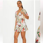 Pretty Little Thing NEW  Beige Floral Print Criss Cross Button Bodycon Dress Size 2 Photo 3