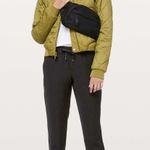 Lululemon Athletica Sz 8 On The Fly Jogger Pant Black Wrinkle Free Travel Sleek Photo 0