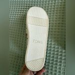 Toms New  Belmont holiday cats . Light grey
Size 5Y Photo 4
