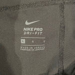 Nike  Pro Women’s Dri-fit Black Training Leggings Cropped Size Large Photo 3