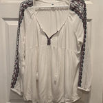 Old Navy  Women's Peasant Blouse Medium Embroidered Geometric Boho‎ Red White Photo 0