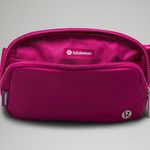 Lululemon Everywhere Belt Bag NWT Photo 2