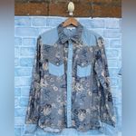 LOVE THE LABEL ANTHROPOLOGIE FLORAL CHAMBRAY BUTTONDOWN TOP LARGE Blue Photo 2