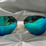 Ray-Ban Aviators Photo 3