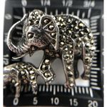 Vintage 925 Sterling Silver ELEPHANT & BABY PIN Authentic Marcasite‎ Gemstones Photo 4